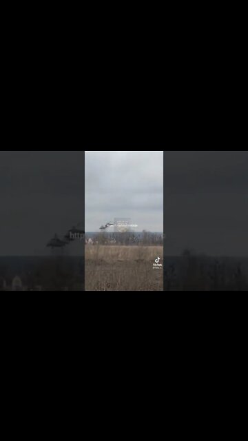 New footage from 24/02 assault on Gostomel. Ukraine fought off the attack