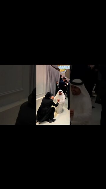 Emirati joyfully dances with an Israeli