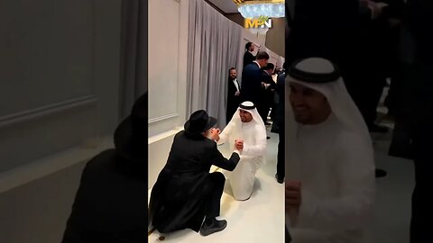 Emirati joyfully dances with an Israeli