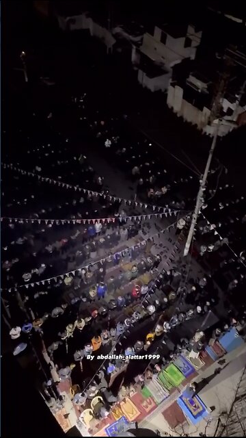 ►🚨▶◾️⚡️🇮🇱⚔️🇵🇸 Hundreds of Gazans perform Taraweeh prayers in Rafah by mosque ruins