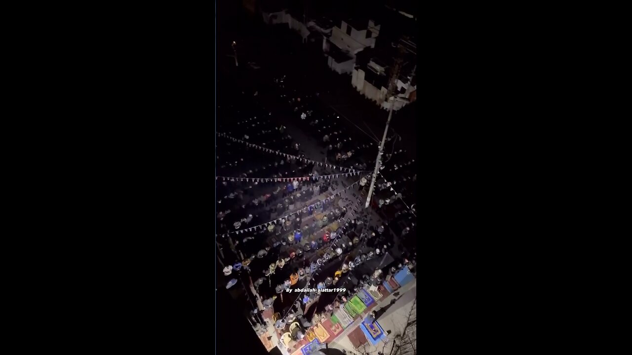 ►🚨▶◾️⚡️🇮🇱⚔️🇵🇸 Hundreds of Gazans perform Taraweeh prayers in Rafah by mosque ruins