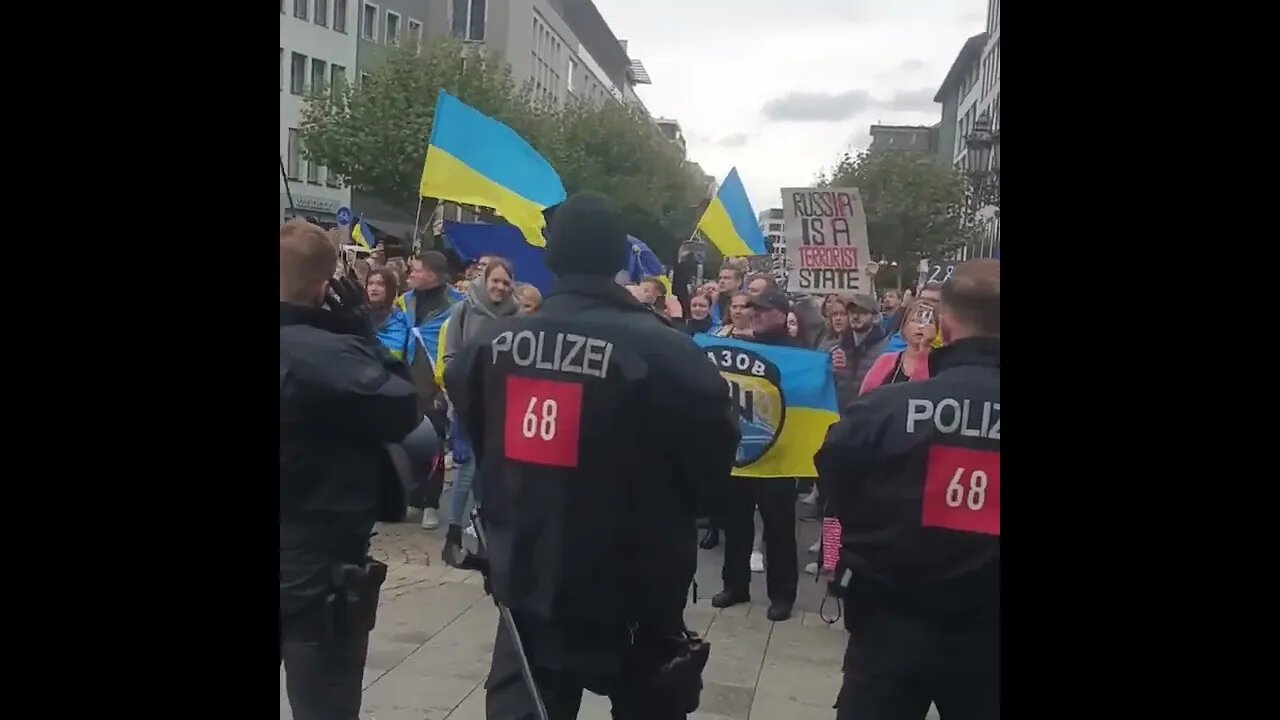 Asow Nazis in Frankfurt am Main Wo ist die Antifa 🤔