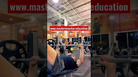 How to build a successful body and business? MASTER INVESTOR #shorts #investing #cashflow #freedom