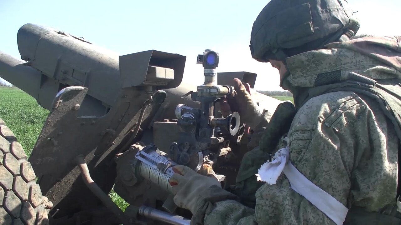 Russian Airborne troops' artillery crews firing on Ukrainian military fortifications