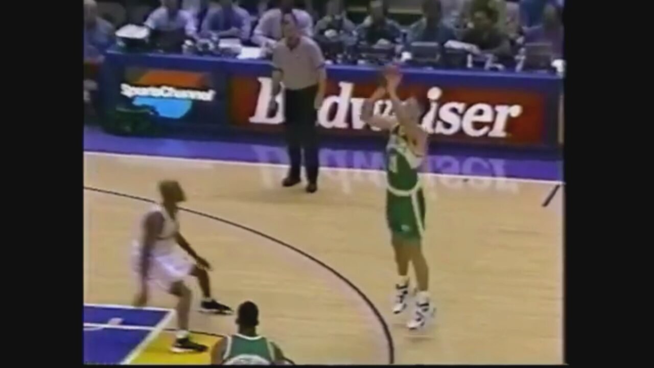 Detlef Schrempf 33 Points @ Warriors, 1994-95.