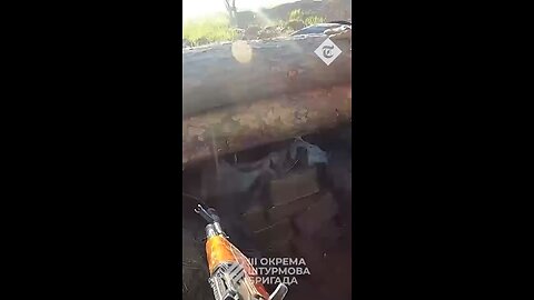 Ukrainian soldier storm Russian frontline