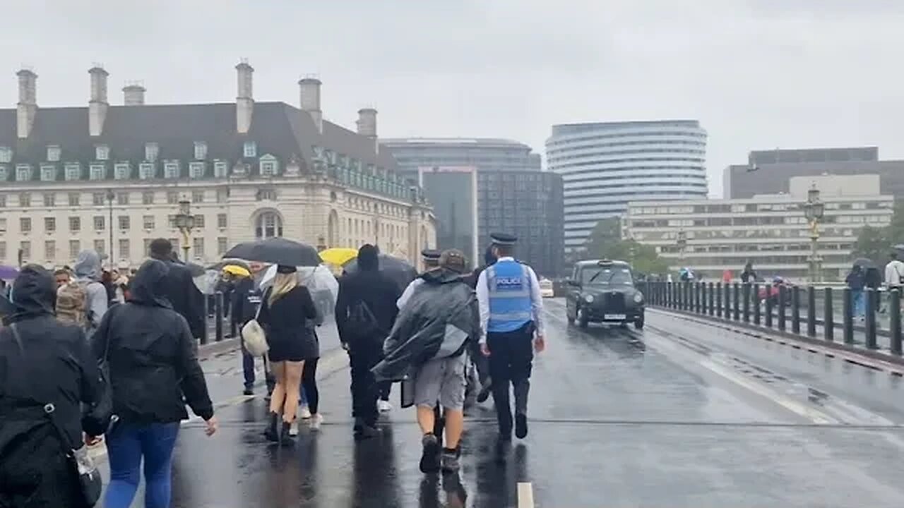 🔴LIVE: PROTEST LONDON POLICE TOLD TO JOG ON