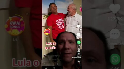 Sósia do Lula esconde a mão para não mostrar os 10 dedos que tem