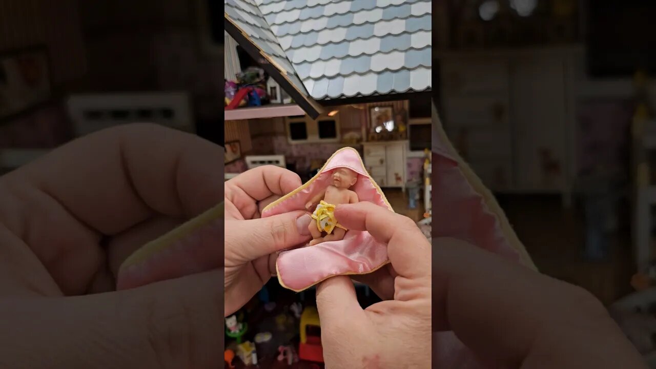 Worlds Smallest Baby Gets Ready For Bed