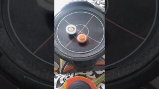 batalha de beyblade raphael vs phoenix (quem venceu essa batalha? 😎🔥)