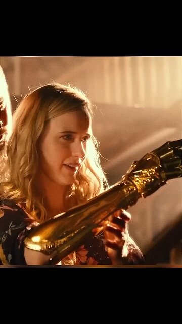 This women has one hand made of gold// movie explanation