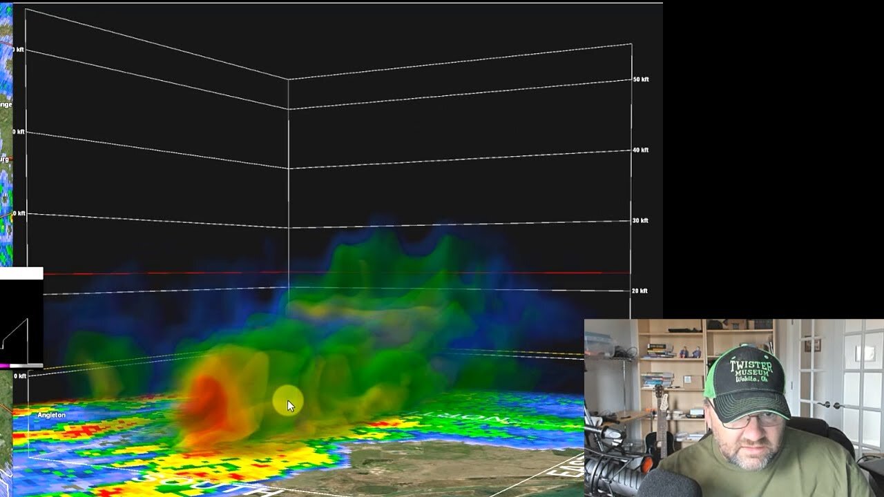 1st OK Tornado 2021 | Take Shelter Mom! | GR2Analyst WX Software