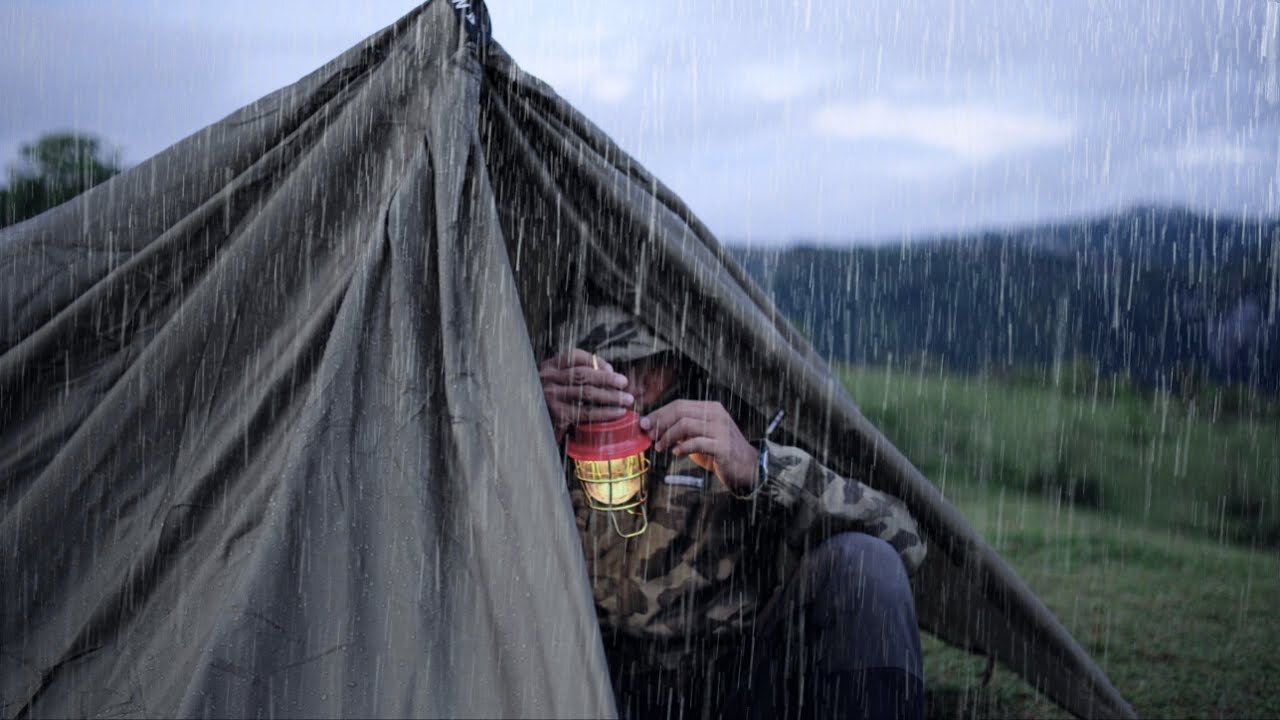 SOLO CAMPING IN RAINSTORM • A HURRICANE DESTROYED MY SHELTER ON SAVANNA HILLS