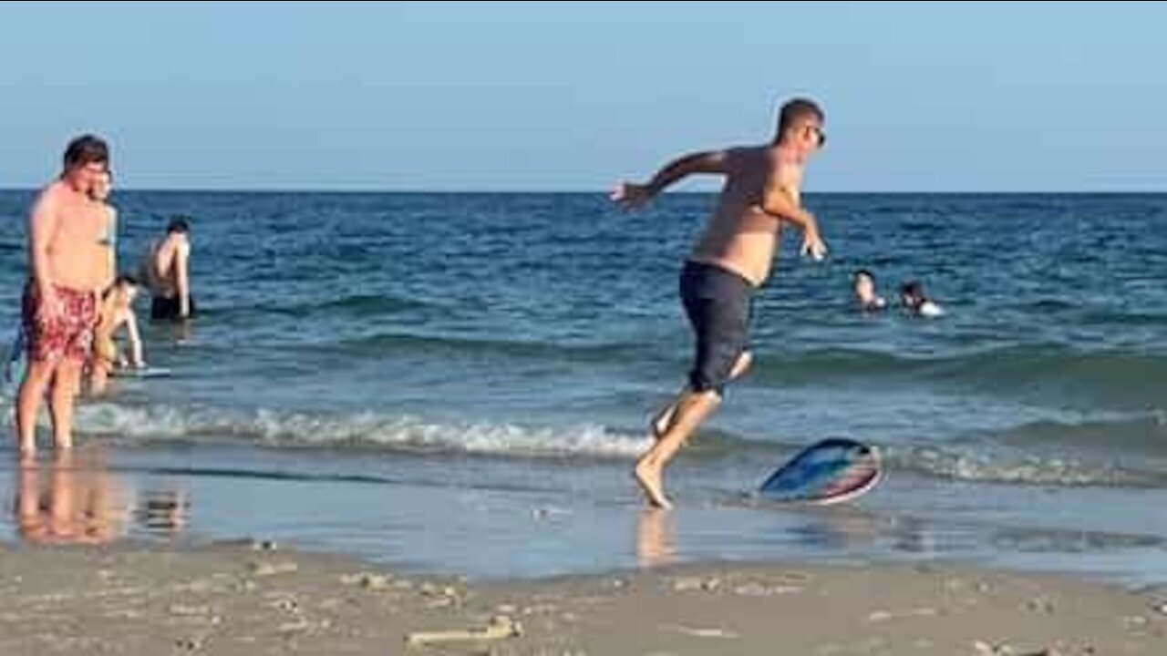 Hilarious skimming board fail