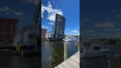 A drawbridge time lapse ⛵️Amazing spring day #shorts