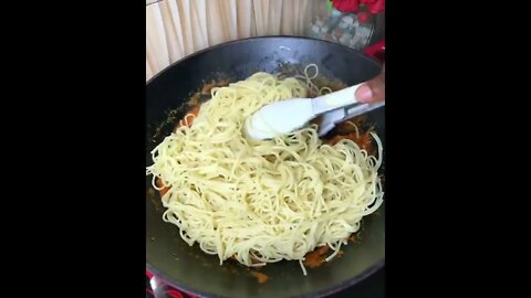 Carrot jollof spaghetti | @velvetyfoodies on IG 🥕🙀 #shorts