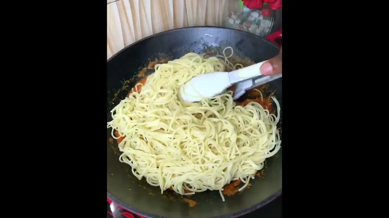 Carrot jollof spaghetti | @velvetyfoodies on IG 🥕🙀 #shorts