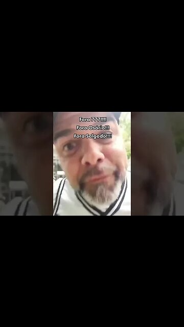 Torcedores do Vasco protestando em inglês