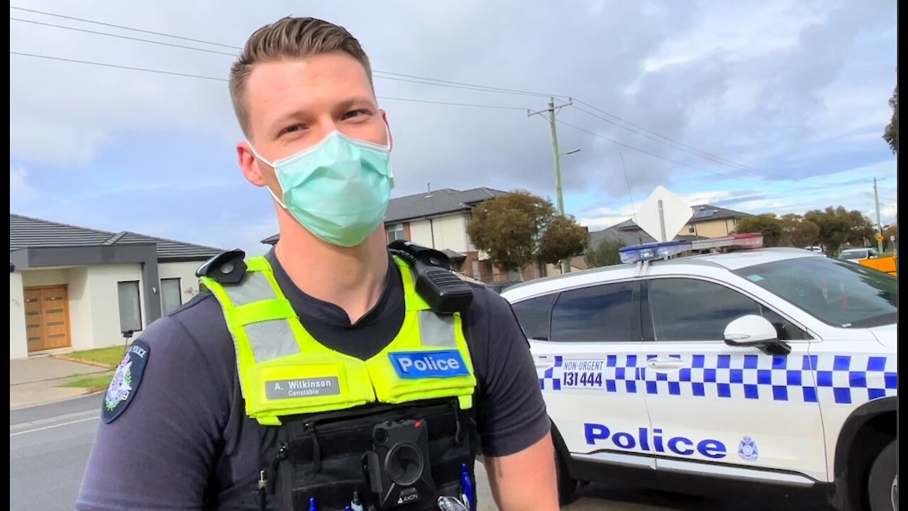 Man owns VicPol Officer - Cop flees