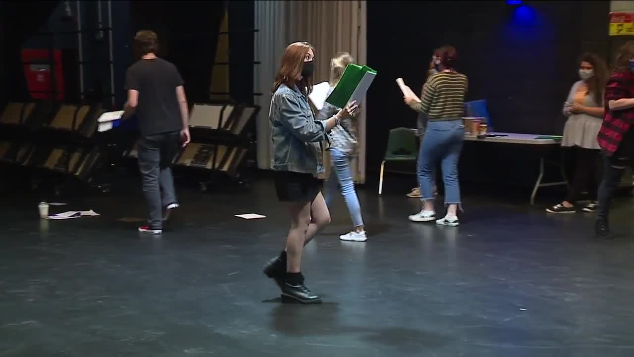 Nordonia High School drama club hopes to avoid curtains closing on this year's