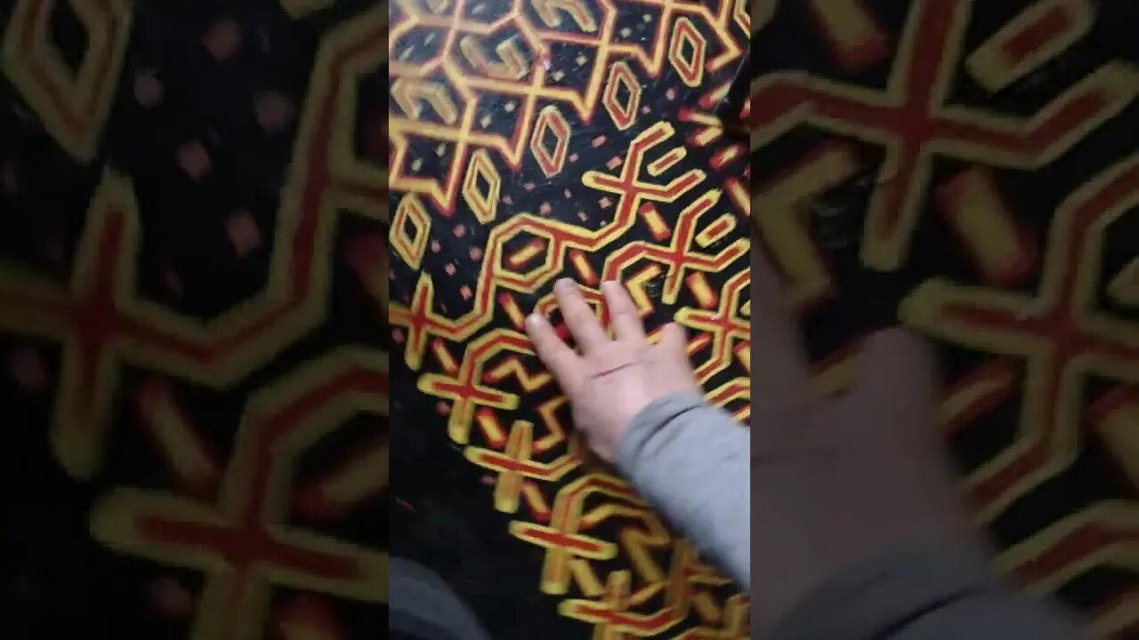 TALKING FLOOR ART