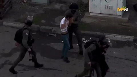 Israeli Forces Abduct Palestinian Children