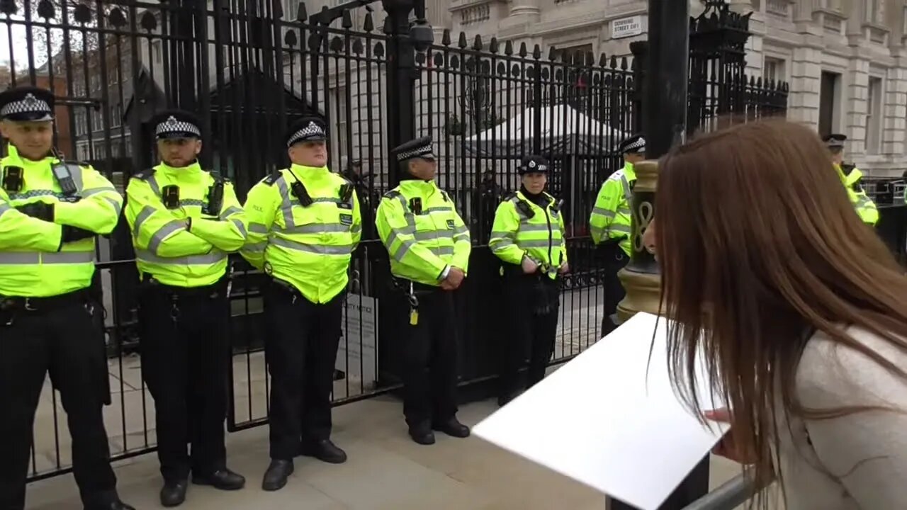 POLICE OFFICER AGREES THERE ARE PROBABLY PAEDOPHILES IN SIDE NUMBER 10 #WORLDWIDEFREEDOMRALLY