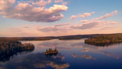 Flying around my property. Cinematic tests with the DJI Phantom