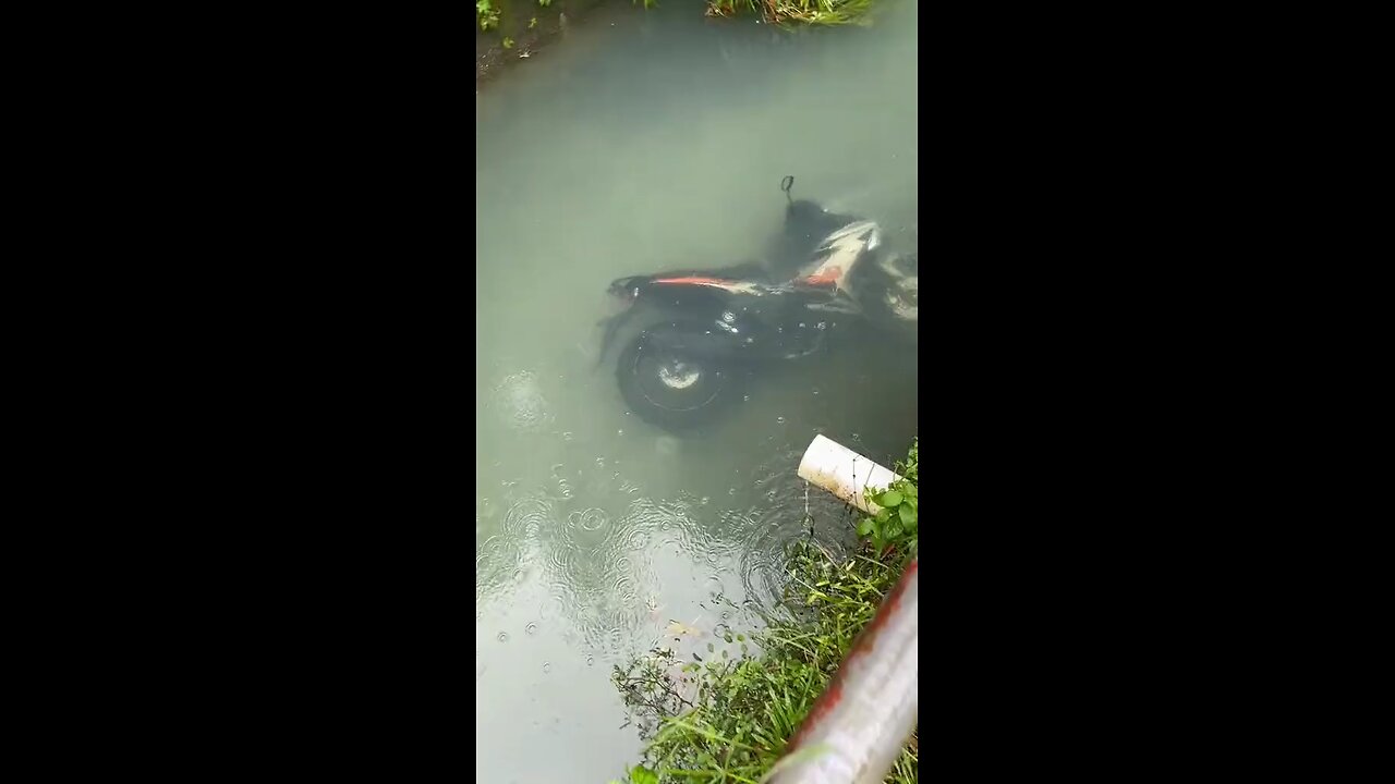 bike in water😲