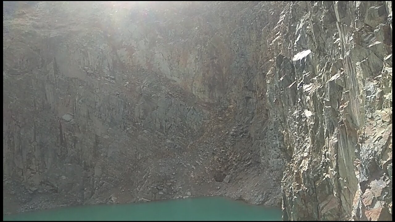 Flooded mine turned into an insanely beautiful place on earth