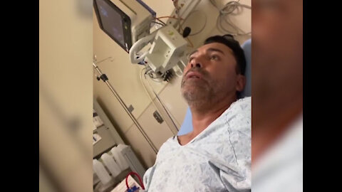 Fully vaccinated boxer Oscar De La Hoya (48) is hospitalized with COVID