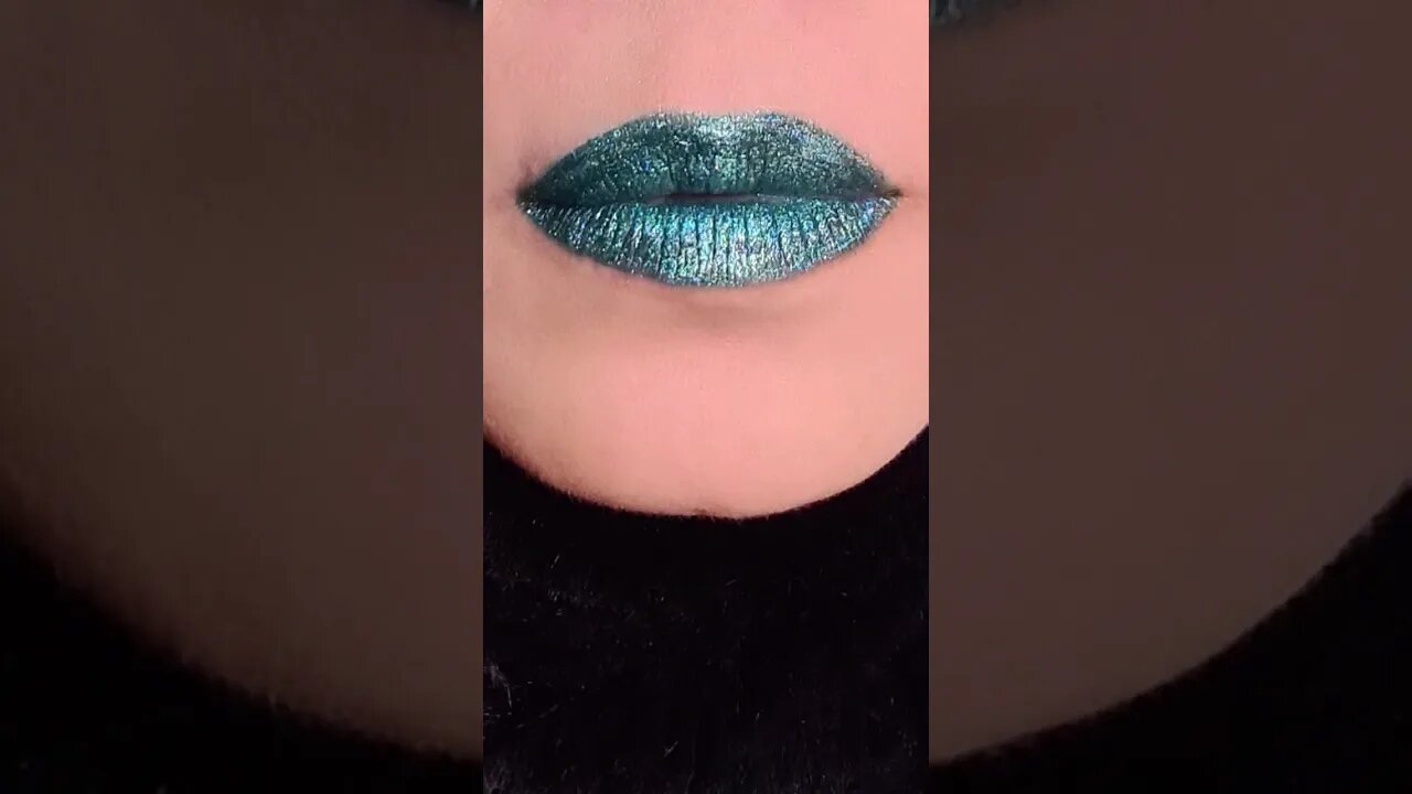 Lip Art Design Bling Xmas Tutorial #shorts #shorts #viral #shortvideo #lipswatches #grwm #makeup