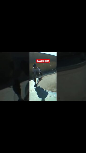 Learning Sweepers in a Crusty Backyard Pool #poolskateboarding #skateboarding #poolskating #pool