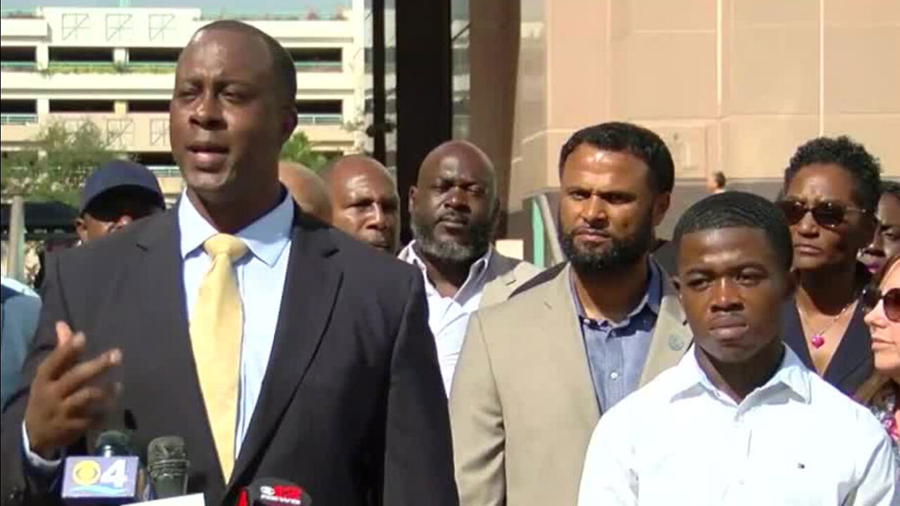 Some lawmakers call for disciplinary action against a judge