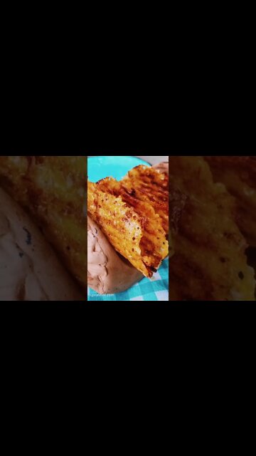 Keto Cheese Taco Shell #ketorecipes #cheesetacoshell #ketotaco #ketotacoshells #Shorts