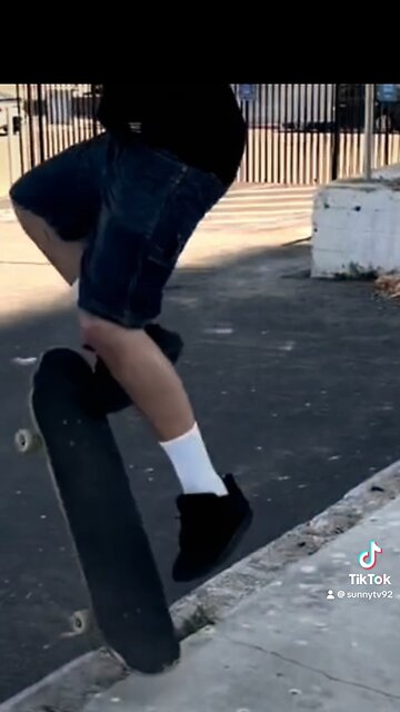 Awesome skate clip