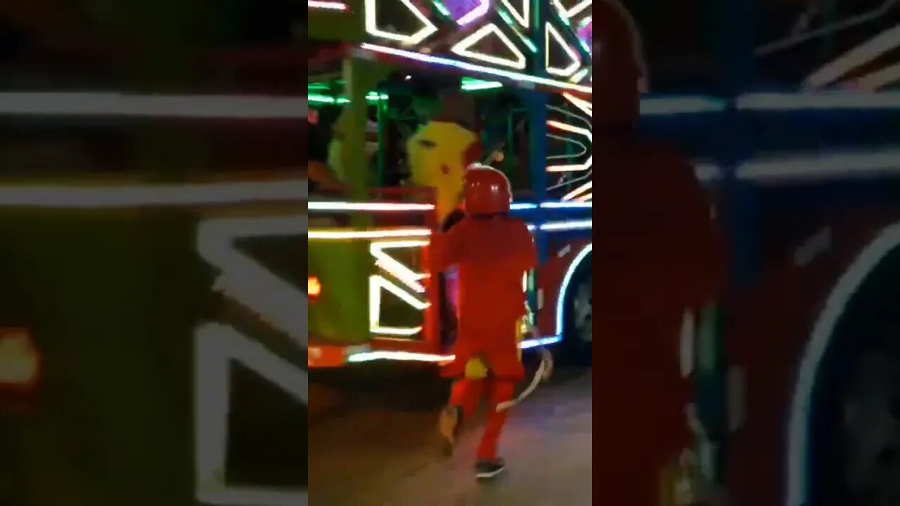 SUPER PULO NINJA NA CARRETA DA ALEGRIA TRIPLO X, DANÇANDO FOFÃO, CHAVES, CHAPOLIN E BEN10, LIKE