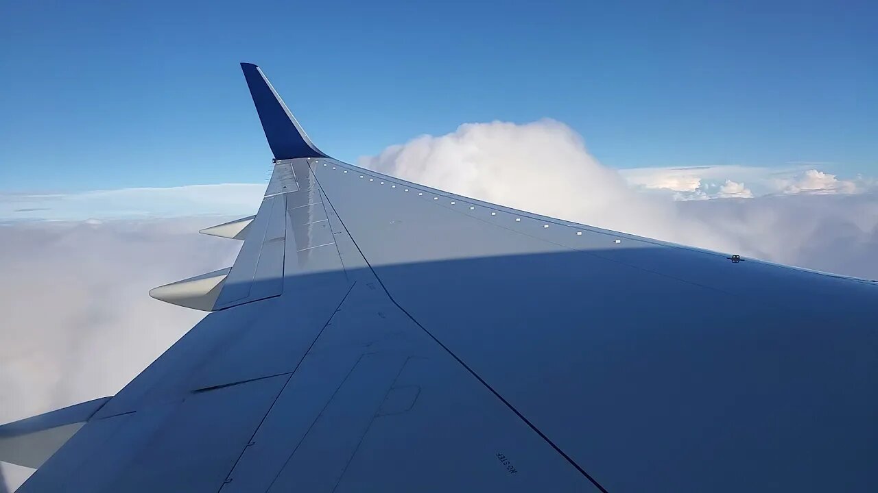 B 757 200 ON TOP