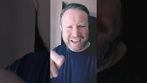 Homem dominado por emoções