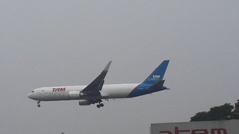 Boeing 767-300ER PR-ACO na final antes de pousar em Manaus vindo de Guarulhos 23032021