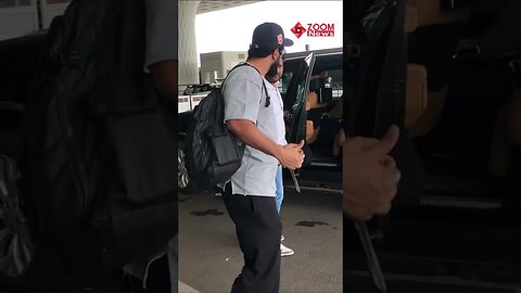 Obsessed actor Vicky Kaushal gets clicked at the Mumbai airport 😍🔥📸✈️ #shorts