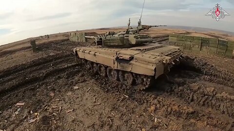 MoD Russia: CMD T-80 and T-72 tank crews urban warfare training.