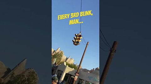 Is the 3rd blink really slower?#Carsland #californiaadventure #disneycaliforniaadventure