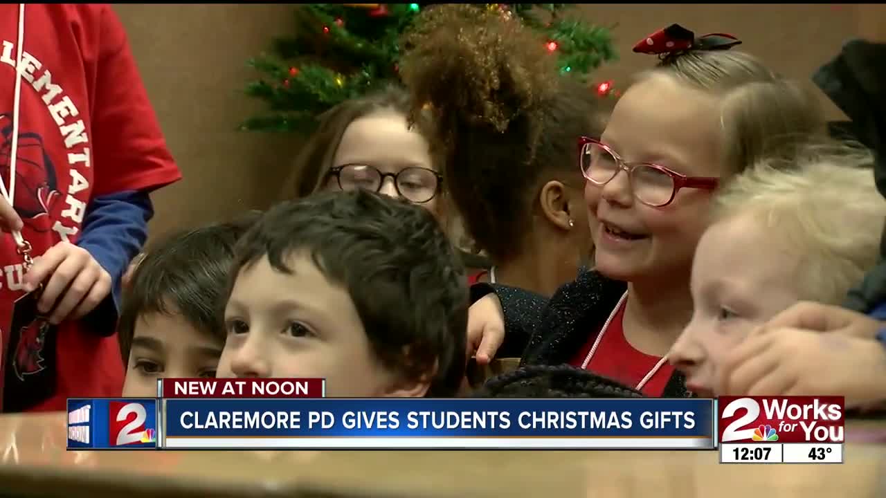 Claremore pd gives students christmas gifts