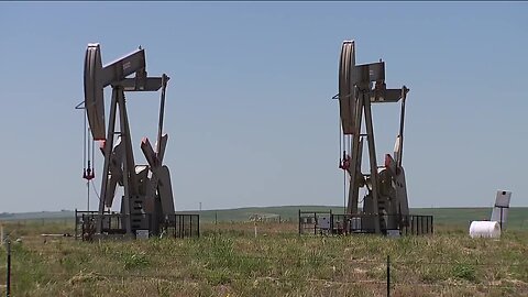 Aurora community fights against oil and gas drilling near their homes