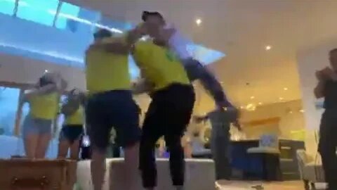 Richarlison comemorando a convocação para a Copa do Mundo