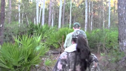 Quick Catch Hunting hogs with dogs ( nice sow )