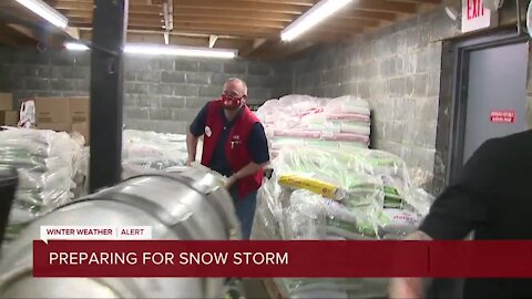 Metro Detroiters prep for first winter storm