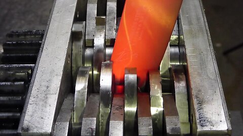 Glowing 1000 degree KNIFE vs shredder
