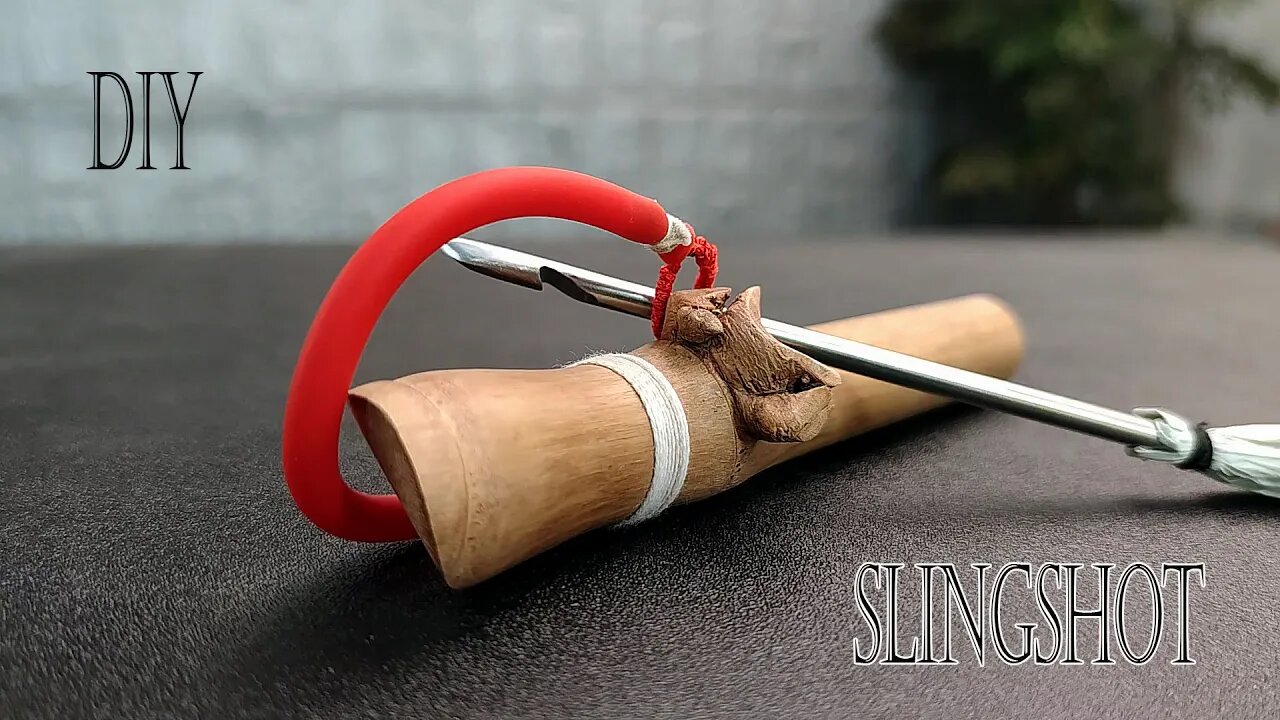 Super simple and compact "swallow wings" slingshot | DIY wooden